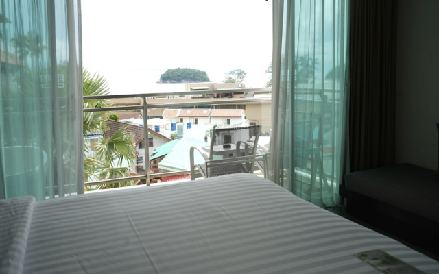 Sugar Palm Grand Hillside