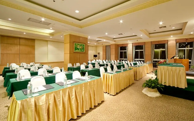 Spring Field Beach Resort