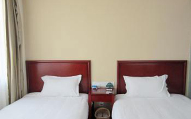 GreenTree Inn Haiyang Sweaters Town Business Hotel