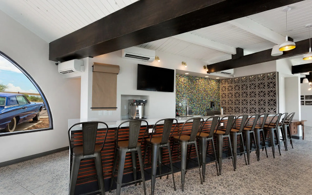 Hotel McCoy - Art, Coffee, Beer, Wine