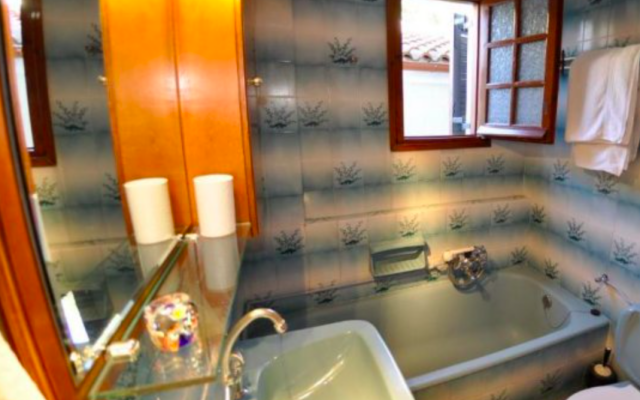 Alexandros Studios And Apartments