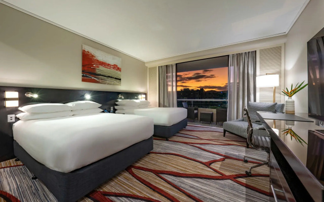 Hilton Cairns