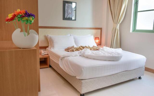 Season Holidays at Hulhumale Hotel