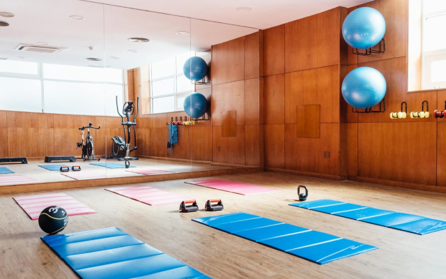 Отель Malcom and Barret