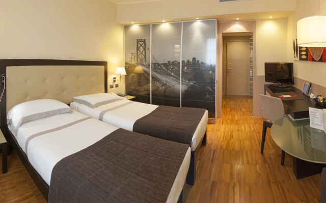 Cruise Hotel