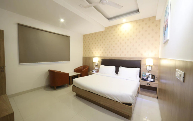 Отель Corporate Suites