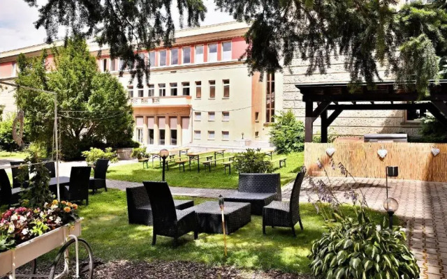 Grand Hotel International