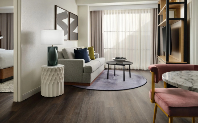 Burton House, Beverly Hills, A Tribute Portfolio Hotel