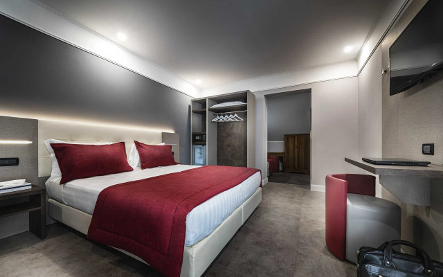 Отель Varese Roma