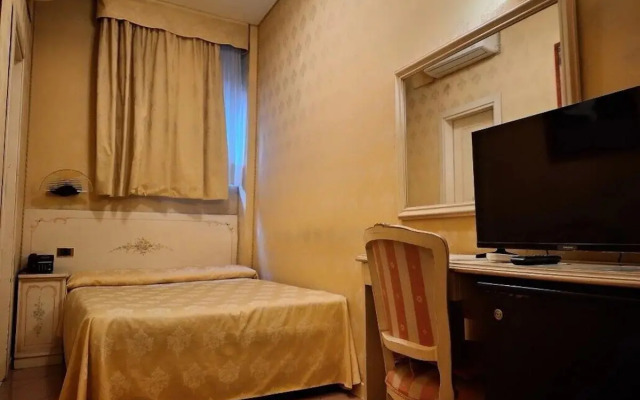 Lux Hotel
