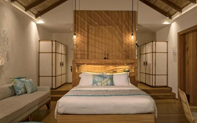 Constance Moofushi All Inclusive Hotel