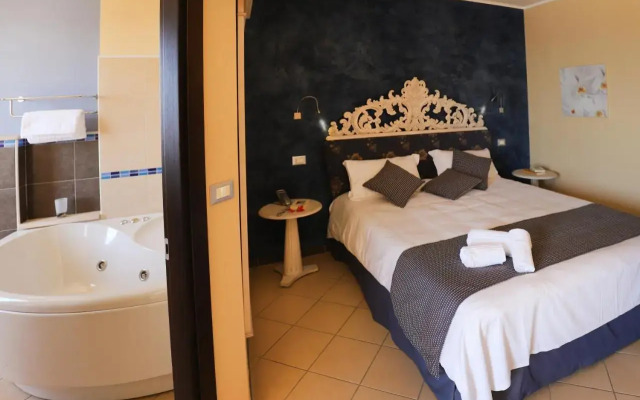 Janus Hotel
