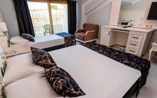 Отель Rox Resort