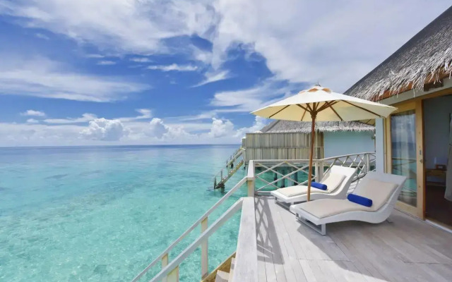 Angaga Island Resort & Spa