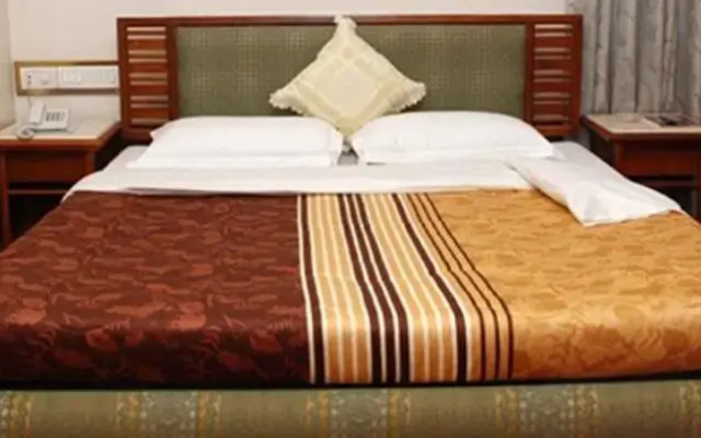 Hotel Maharaja Residency