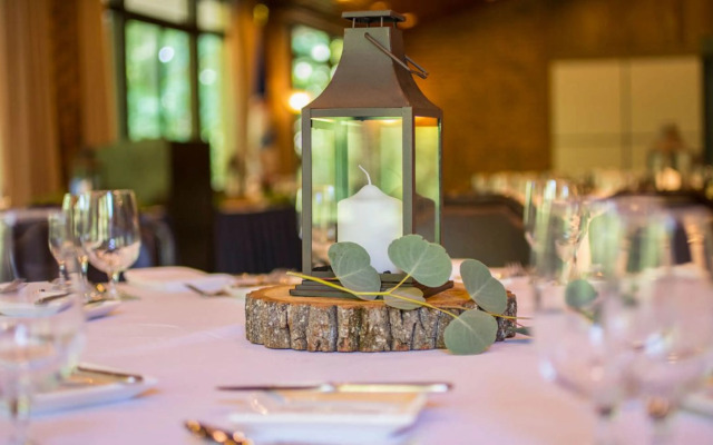 Williamsburg Woodlands Hotel & Suites, an official Colonial Williamsburg Hotel