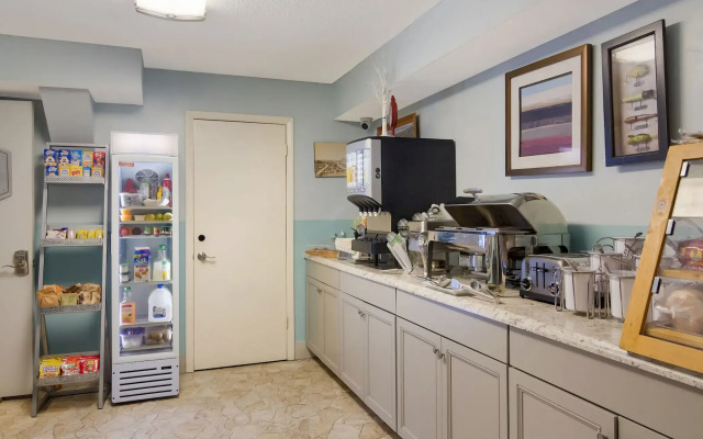 Ocean Sands Beach Boutique Inn - 1 Acre Private Beach