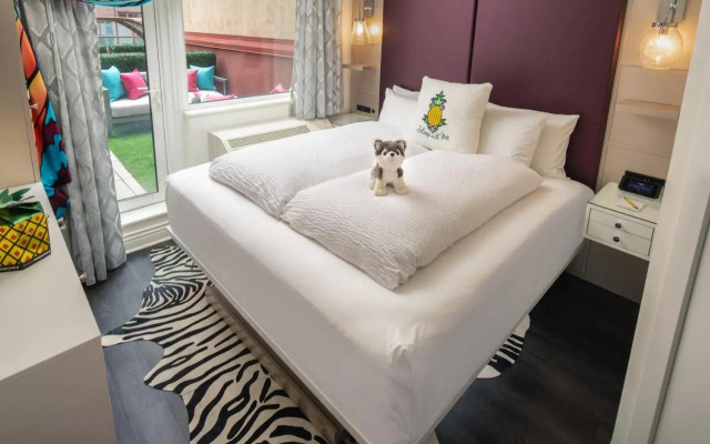 Staypineapple, An Artful Hotel, Midtown