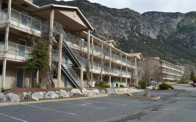 Yosemite View Lodge