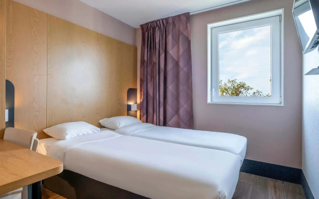 B&B HOTEL Niort Marais Poitevin Est