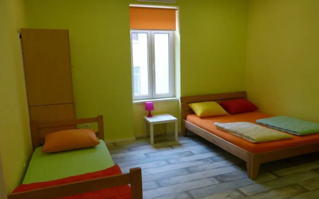 Chaplin Hostel Belgrade