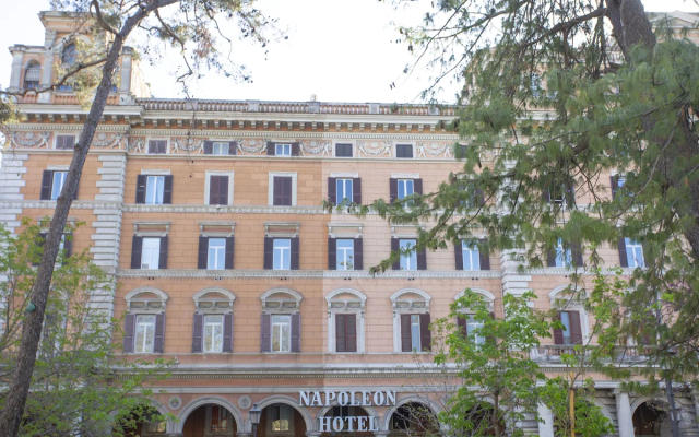 Отель Napoleon