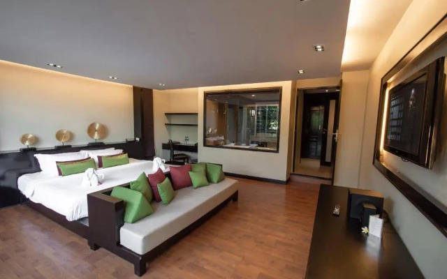 Peach Blossom Resort & Pool Villa