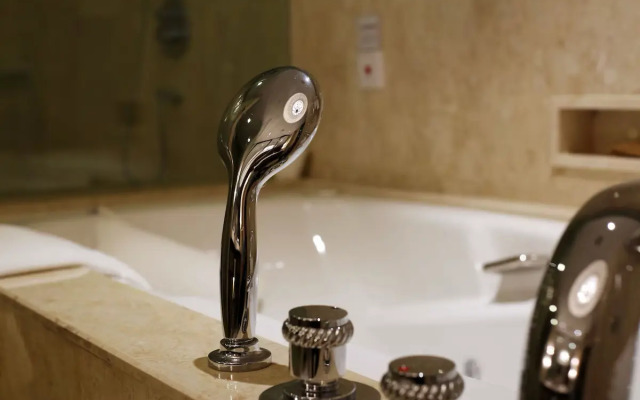 Shangri-La Manzhouli