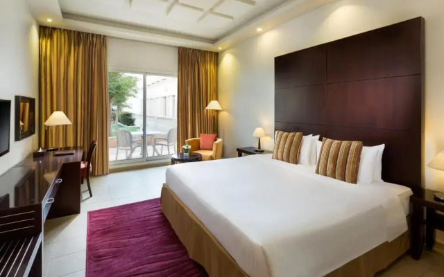 Metropolitan Al Mafraq Hotel