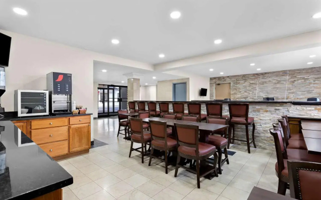 SureStay Plus by Best Western Windsor