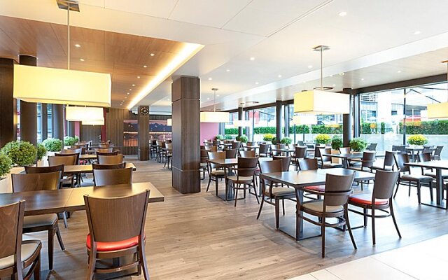 Holiday Inn Express Zurich Airport by IHG