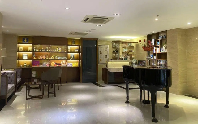Adora Mira Hotel