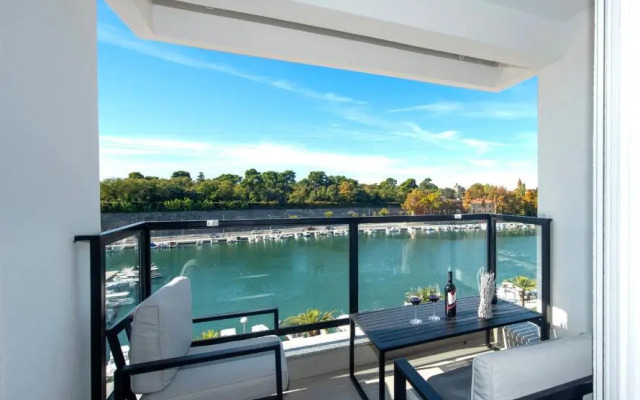 Jazine Lux Apartments