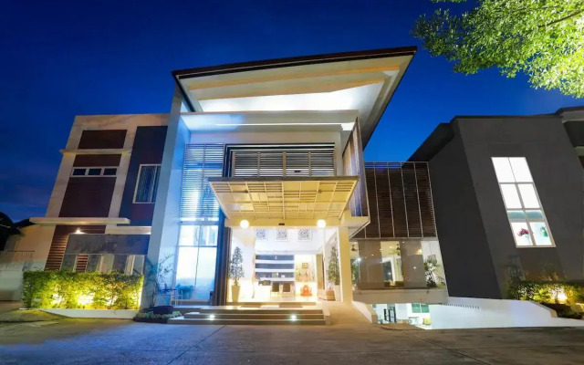 A2 Pool Resort