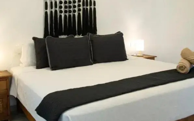Sonido Del Mar Hotel and Yoga Loft