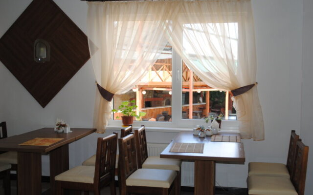 Triskele Hotel