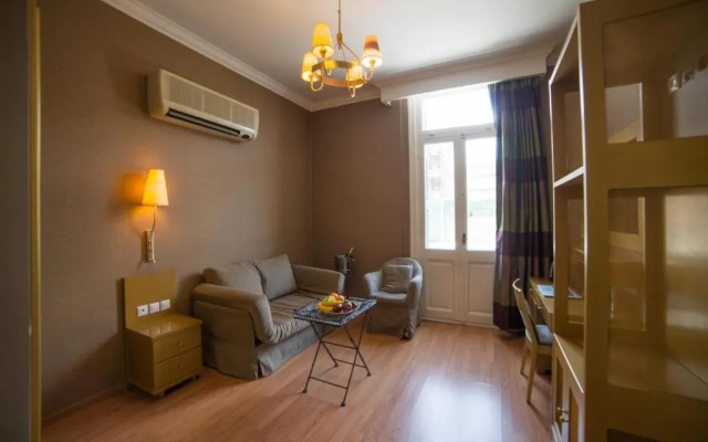 Delphi Art Hotel