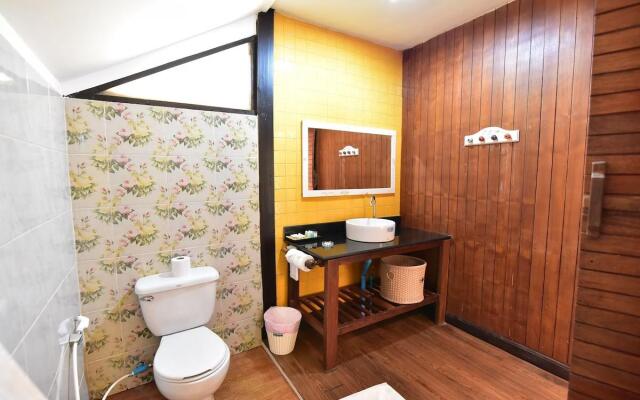Koh Ngai Thanya Beach Resort Hotel