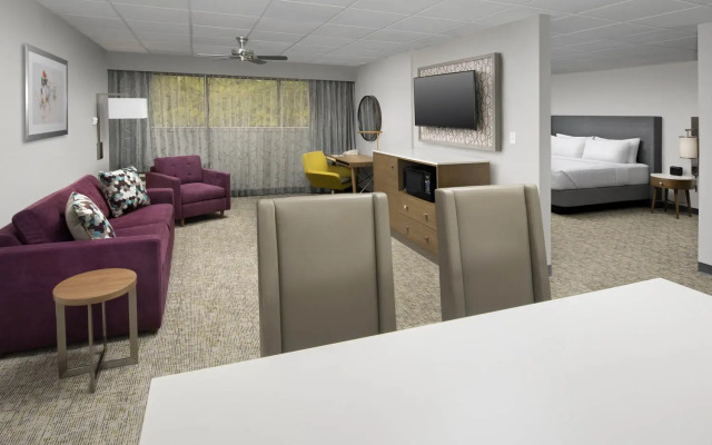 Crowne Plaza San Antonio Airport by IHG