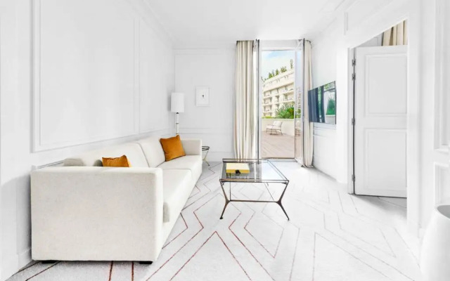 Carlton Cannes, a Regent Hotel