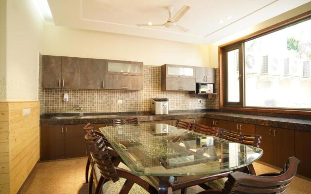UDS Villa - Scandinavian B&B - Next to VFS