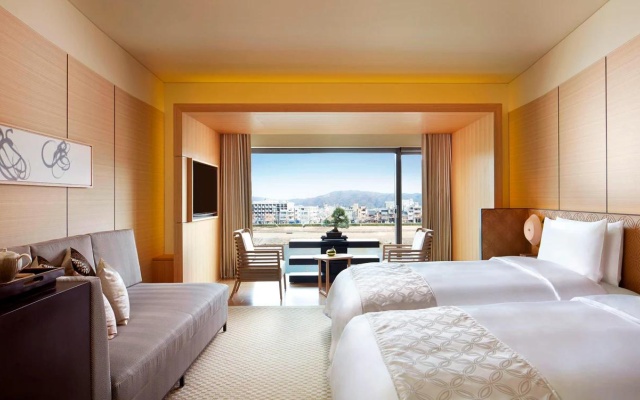 Grand Deluxe Kamogawa Larger Double room with river view (풀 더블 침대) 사진 1