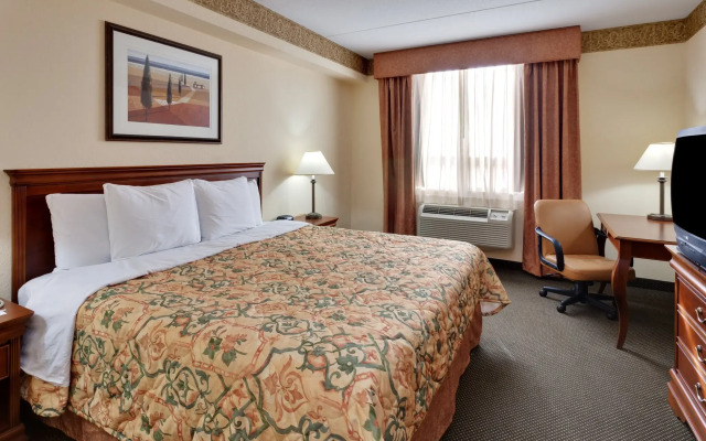 Country Inn & Suites by Radisson London South