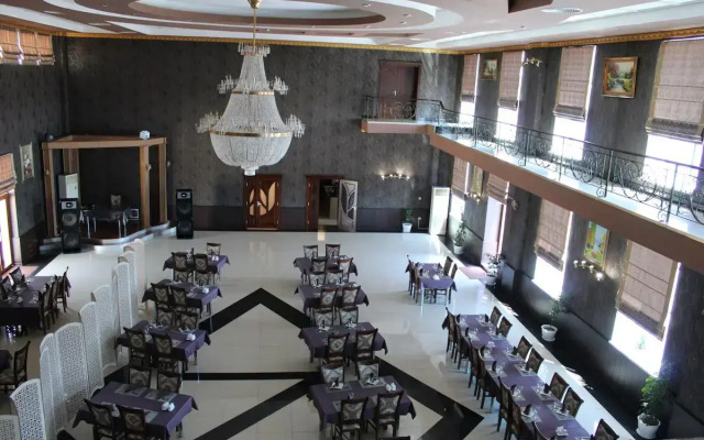 Zarafshan Grand Hotel