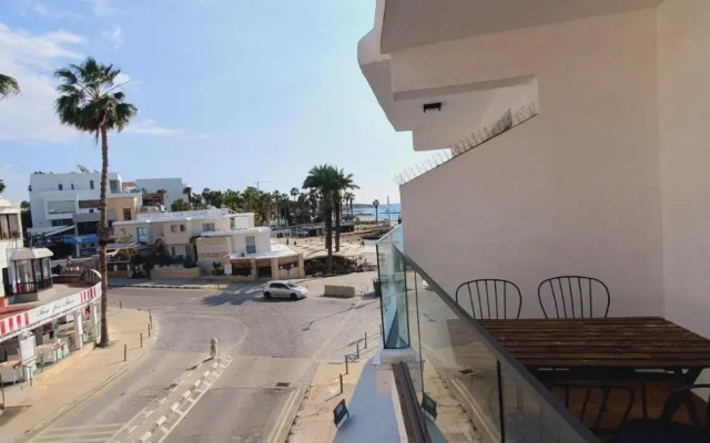 Phaedrus Living: Seaside Luxury Flat Athina 109