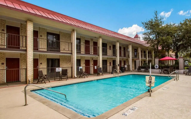 Red Roof Inn PLUS+ Dallas – Addison