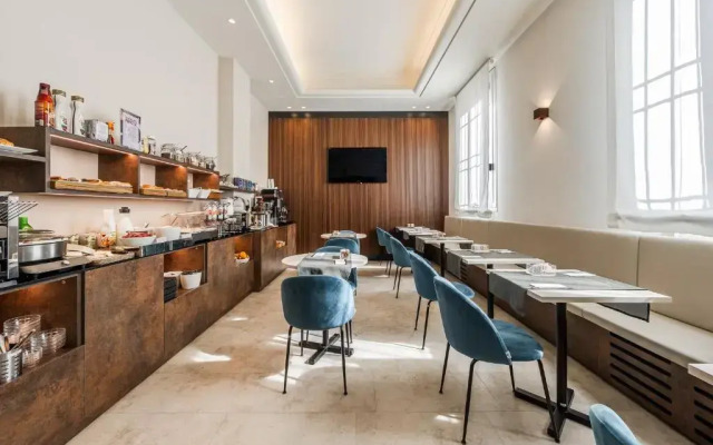 Astor Hotel