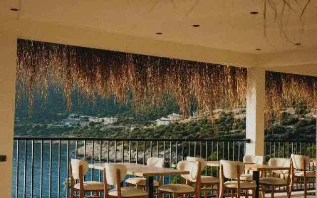 Lures Hotel
