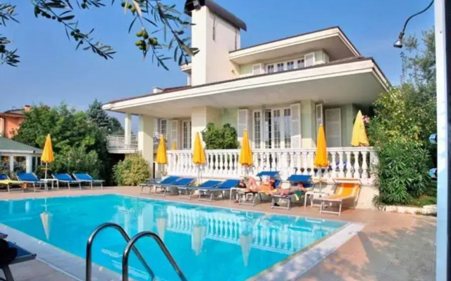 Hotel Gardenia & Villa Charme