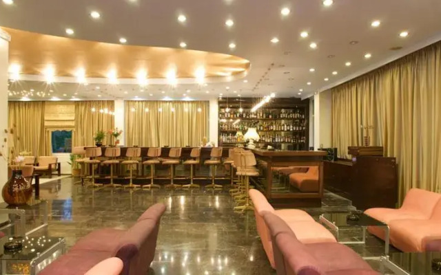 Alexandros Hotel